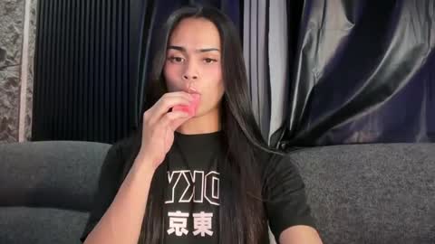 Snapshot of mika_pedersen chatting on June 26, 5:17 pm mika_pedersen online show from June 26, 5:17 pm