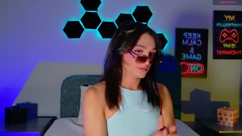 Snapshot of mika_velvet chatting on April 21, 9:06 pm mika_velvet online show from April 21, 9:06 pm