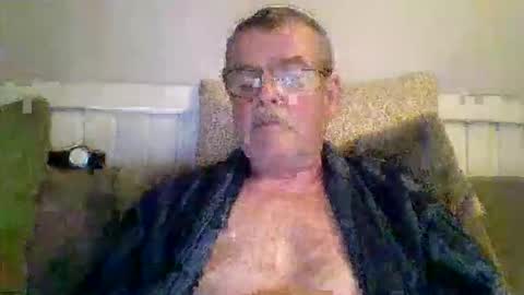 Snapshot of mikael42 chatting on April 25, 7:00 pm mikael42 online show from April 25, 7:00 pm