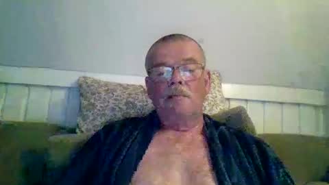 Snapshot of mikael42 chatting on May 10, 7:08 pm mikael42 online show from May 10, 7:08 pm
