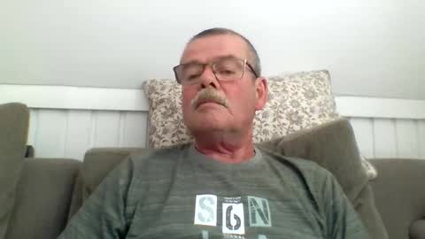 Snapshot of mikael42 chatting on May 24, 1:16 pm mikael42 online show from May 24, 1:16 pm