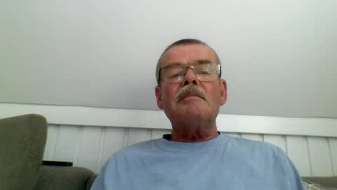 Snapshot of mikael42 chatting on July 21, 1:13 pm mikael42 online show from July 21, 1:13 pm