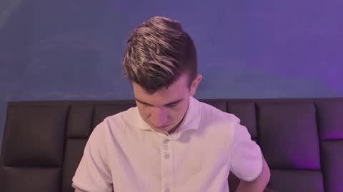 mikael online show from March 25, 4:51 am