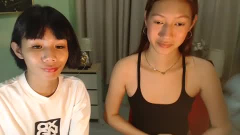 Snapshot of mikaydoll chatting on March 3, 5:35 am mikay online show from March 3, 5:35 am