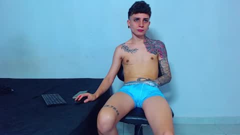 Snapshot of mike777jr chatting on April 20, 2:20 pm Mike IMDEPENDIENT MODEL online show from April 20, 2:20 pm
