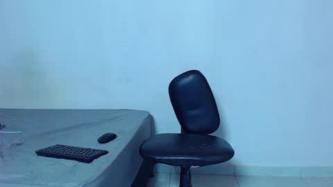 Snapshot of mike777jr chatting on April 24, 2:14 am Mike IMDEPENDIENT MODEL online show from April 24, 2:14 am