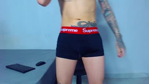 Snapshot of mike777jr chatting on April 30, 2:12 pm Mike IMDEPENDIENT MODEL online show from April 30, 2:12 pm