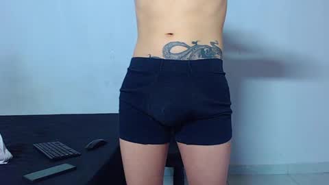Snapshot of mike777jr chatting on May 4, 1:40 pm Mike IMDEPENDIENT MODEL online show from May 4, 1:40 pm