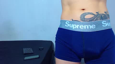 Snapshot of mike777jr chatting on May 7, 1:38 pm Mike IMDEPENDIENT MODEL online show from May 7, 1:38 pm