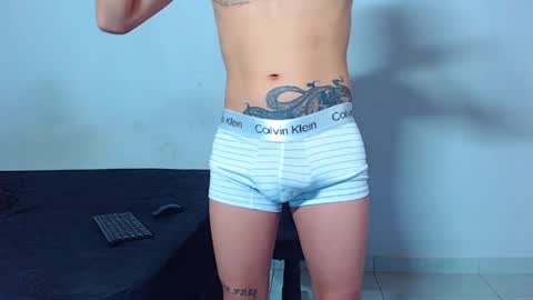 Snapshot of mike777jr chatting on May 26, 1:45 am Mike IMDEPENDIENT MODEL online show from May 26, 1:45 am