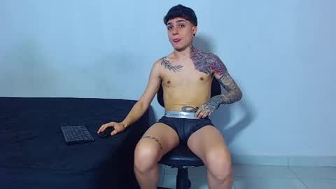 Snapshot of mike777jr chatting on June 8, 1:44 pm Mike IMDEPENDIENT MODEL online show from June 8, 1:44 pm