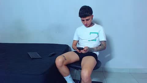 Snapshot of mike777jr chatting on June 10, 2:49 pm Mike IMDEPENDIENT MODEL online show from June 10, 2:49 pm