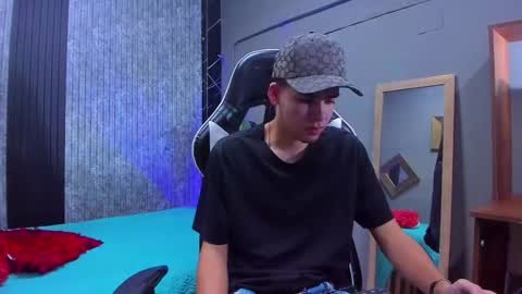 Mike 0233 online show from March 8, 4:12 am