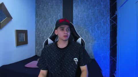 Mike 0233 online show from December 21, 4:08 am