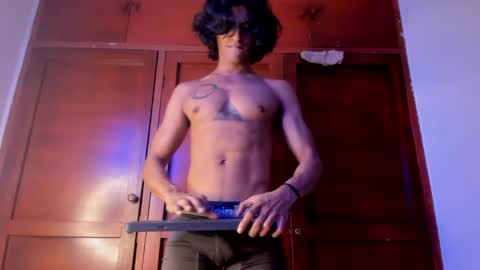 mike_d1030 online show from April 4, 3:42 pm