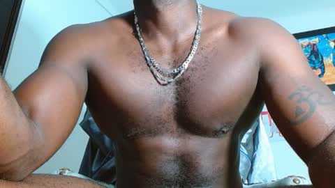Snapshot of mike_kingcum chatting on December 17, 12:56 am mike online show from December 17, 12:56 am