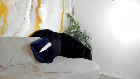 Snapshot of mike_mb_ chatting on October 7, 8:50 pm mike online show from October 7, 8:50 pm