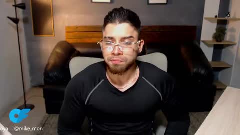 Snapshot of mike_montoya chatting on July 26, 3:04 am Mike Montoya online show from July 26, 3:04 am
