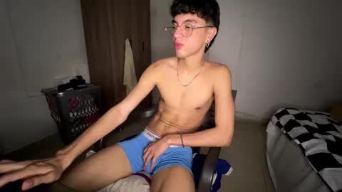 Mike Pineapple online show from October 31, 3:40 am