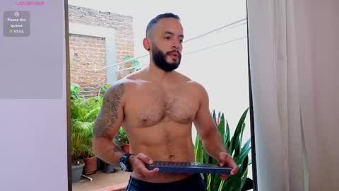 Snapshot of mike_savage3 chatting on May 6, 12:21 pm Mike online show from May 6, 12:21 pm