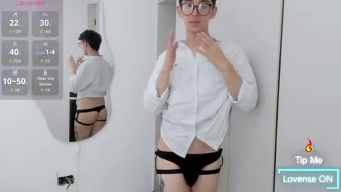 Mikebelf4 online show from May 26, 9:33 pm