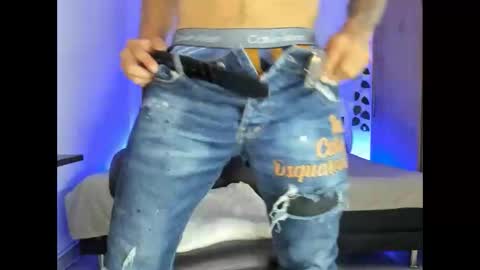 Snapshot of mikee_scooth chatting on March 4, 2:32 pm mikee_scooth online show from March 4, 2:32 pm