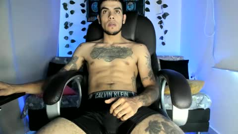 Snapshot of mikee_scooth chatting on September 16, 5:36 pm mikee_scooth online show from September 16, 5:36 pm