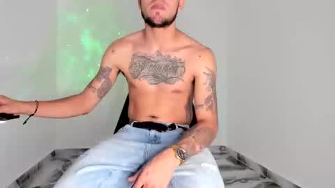 mikee_scooth online show from February 19, 6:09 am