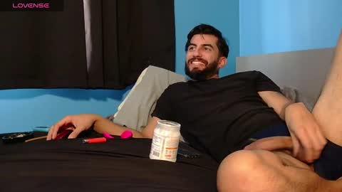 Snapshot of mikehawk1589 chatting on January 14, 6:49 pm mikehawk1589 online show from January 14, 6:49 pm