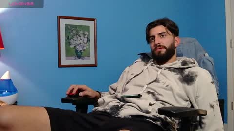 Snapshot of mikehawk1589 chatting on January 18, 9:02 am mikehawk1589 online show from January 18, 9:02 am