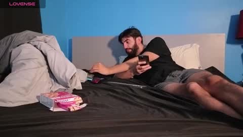 Snapshot of mikehawk1589 chatting on October 20, 7:53 am mikehawk1589 online show from October 20, 7:53 am