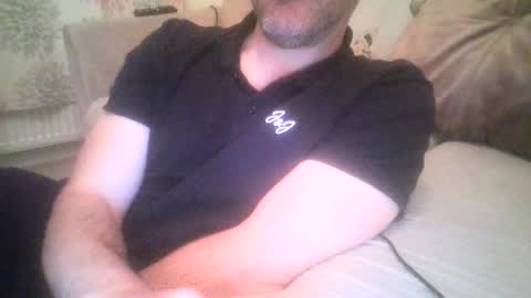 Snapshot of mikehockishuge9 chatting on July 23, 9:35 pm mikehockishuge9 online show from July 23, 9:35 pm