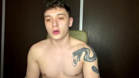 Snapshot of mikelaur chatting on February 11, 9:14 pm MikeLaur online show from February 11, 9:14 pm