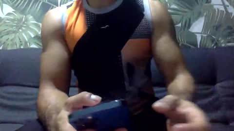 Snapshot of mikeleto12 chatting on June 6, 4:06 am mikeleto12 online show from June 6, 4:06 am