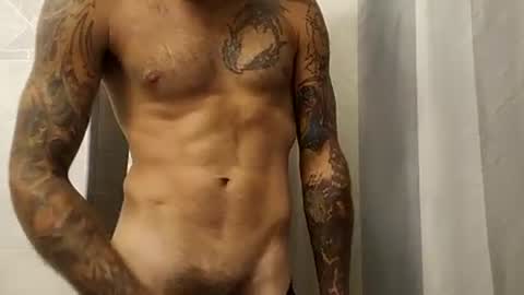 Snapshot of mikesbigcock4u chatting on August 1, 5:29 am mikesbigcock4u online show from August 1, 5:29 am