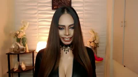 Mistress MikeyAlawi online show from December 8, 7:37 am