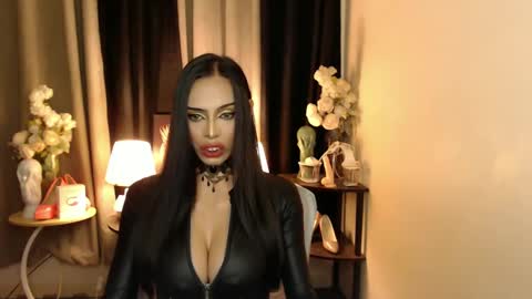 Mistress MikeyAlawi online show from February 17, 1:42 pm