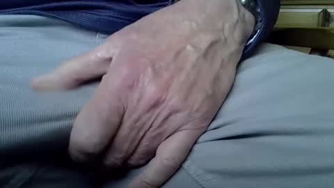 Snapshot of mikeybed chatting on January 28, 2:10 pm mikeybed online show from January 28, 2:10 pm