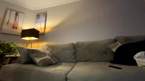 Snapshot of mikeywhite123 chatting on January 22, 5:37 am mikeywhite123 online show from January 22, 5:37 am