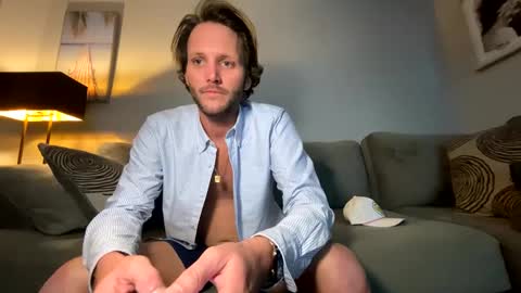 Snapshot of mikeywhite123 chatting on January 26, 11:06 am mikeywhite123 online show from January 26, 11:06 am