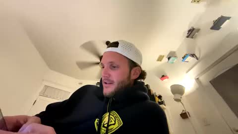 Snapshot of mikeywhite123 chatting on January 31, 7:39 am mikeywhite123 online show from January 31, 7:39 am