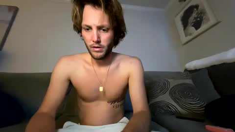 Snapshot of mikeywhite123 chatting on March 11, 6:00 am mikeywhite123 online show from March 11, 6:00 am