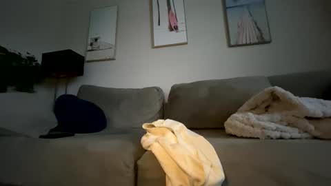 Snapshot of mikeywhite123 chatting on January 14, 12:33 pm mikeywhite123 online show from January 14, 12:33 pm