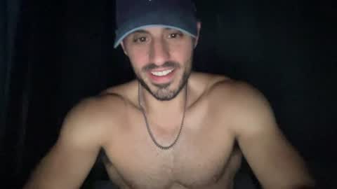 Snapshot of mikeyy2727 chatting on July 19, 12:58 am mikeyy2727 online show from July 19, 12:58 am
