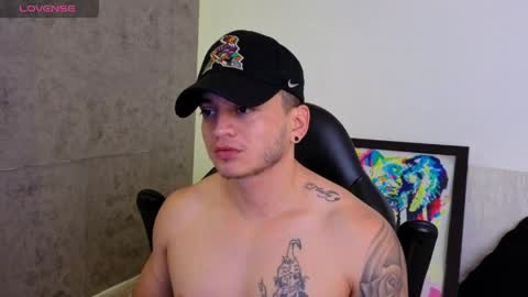 Snapshot of mikke_love chatting on May 8, 2:33 pm MIKKE online show from May 8, 2:33 pm
