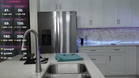 Snapshot of mikmagik chatting on January 6, 3:20 am Mikaylah online show from January 6, 3:20 am