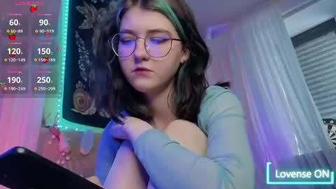Snapshot of miko_meow chatting on June 7, 12:31 pm Miko online show from June 7, 12:31 pm