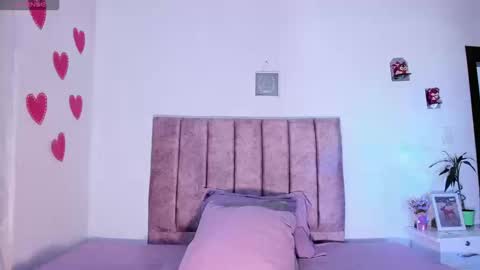 mila_1wood online show from September 26, 1:04 pm