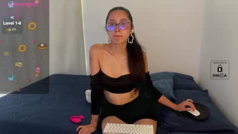 Snapshot of mila_2315 chatting on July 4, 10:05 pm Mila and albert online show from July 4, 10:05 pm