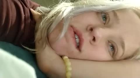 Mila 420 online show from April 21, 12:01 am